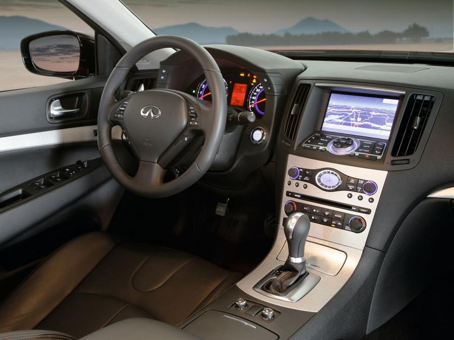  Infiniti G37 S Coupe 2008 года  (EU) (фото 10 из 17)